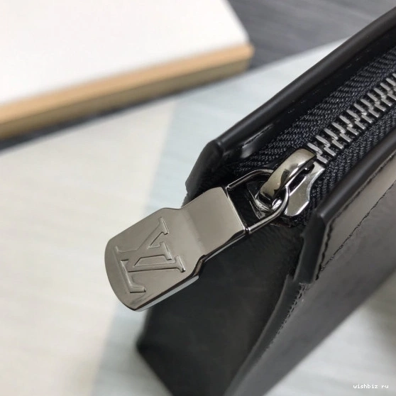 WIS POCHETTE VOYAGE VUITTON LOUIS MM 1205